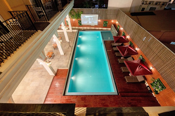 Pool 40 of 70