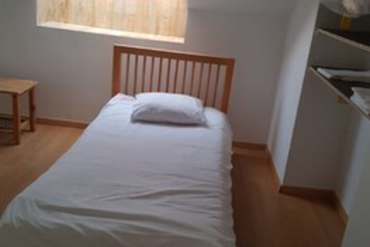 Room 16 of 24