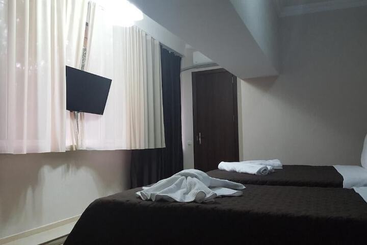 Room 1 of 6