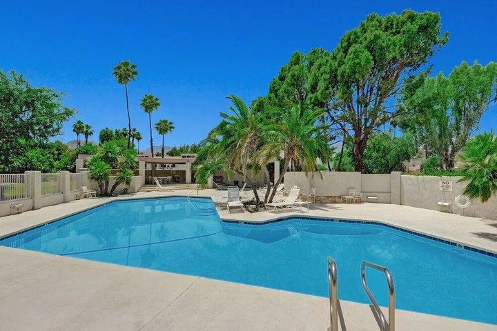 Pool 14 of 22