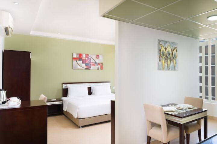 Room 10 of 27