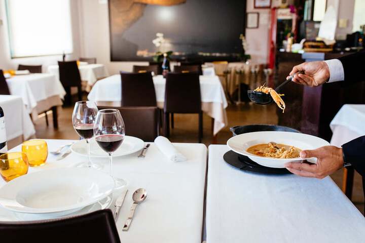Dining 28 of 56