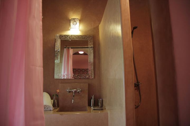Room 40 of 65