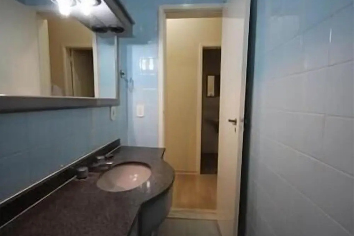 Room 17 of 21