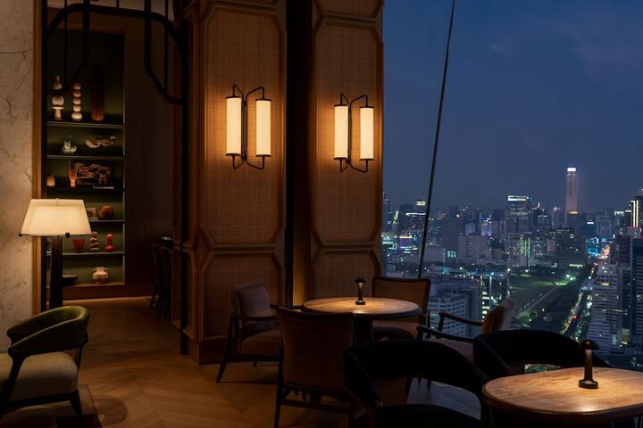 Lounge 80 of 110