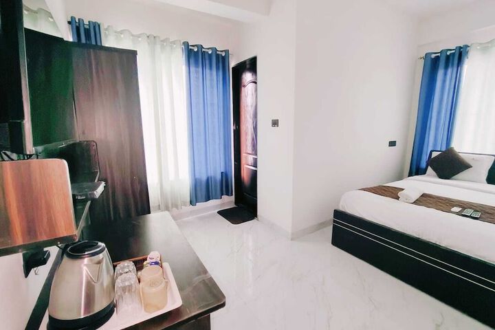 Room 10 of 26