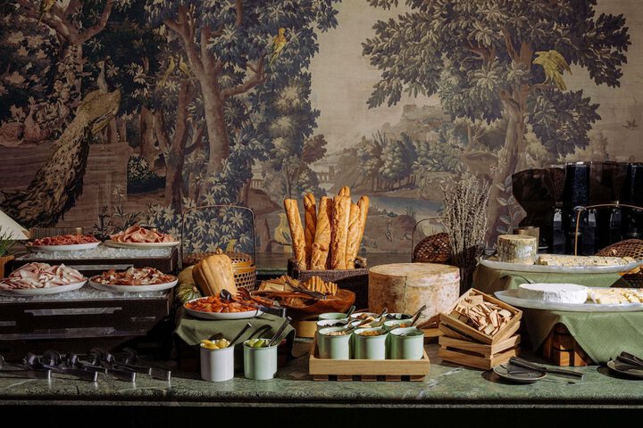 Breakfast/Coffee Service 99 of 154