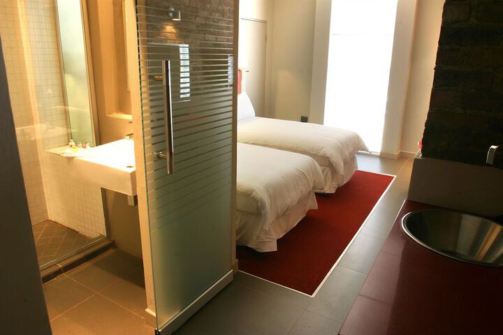 Room 22 of 64