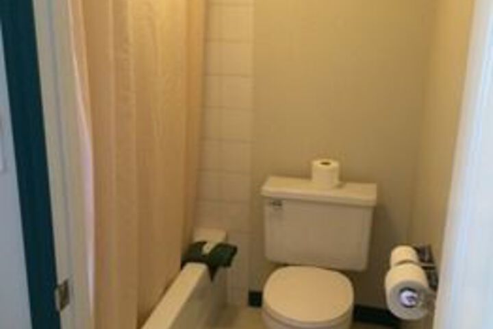Room 2 of 7
