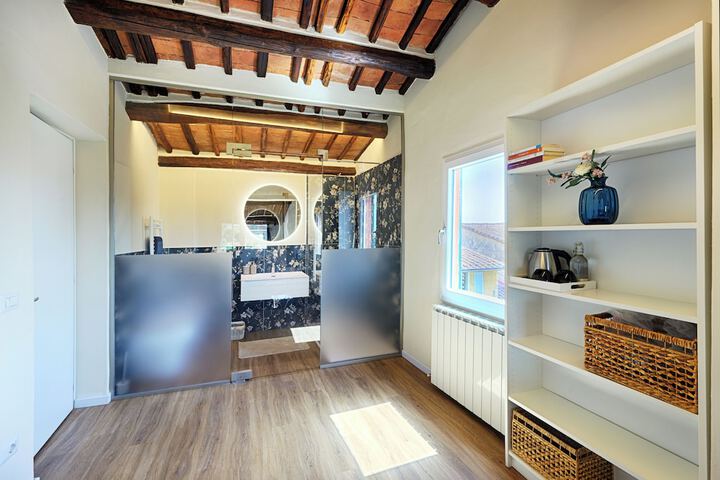 Room 21 of 29