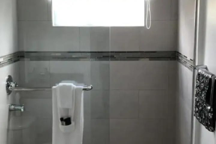 Room 8 of 20