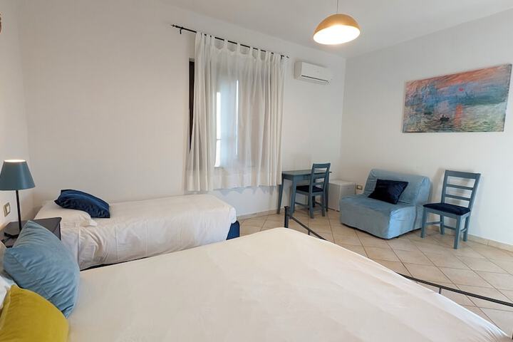 Room 10 of 28