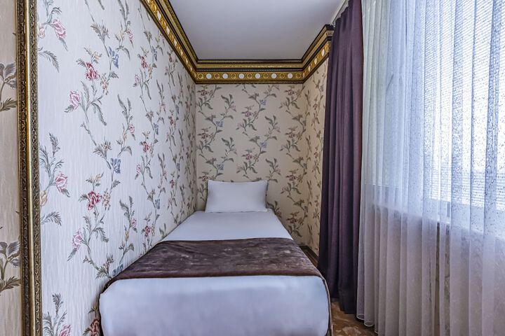 Room 14 of 86