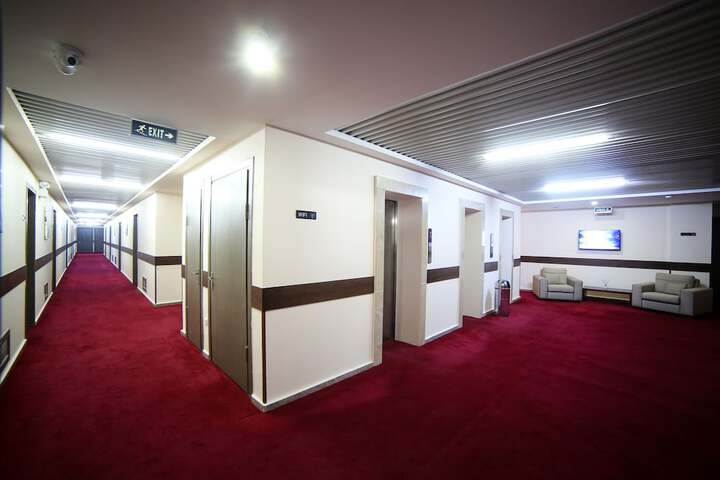 Ballroom/Hall 92 of 104