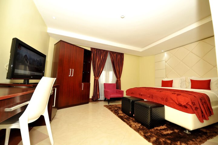 Room 11 of 20