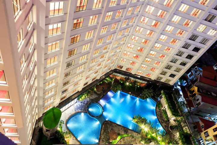 Hotel Pool