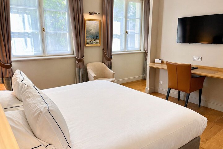 Room 16 of 105