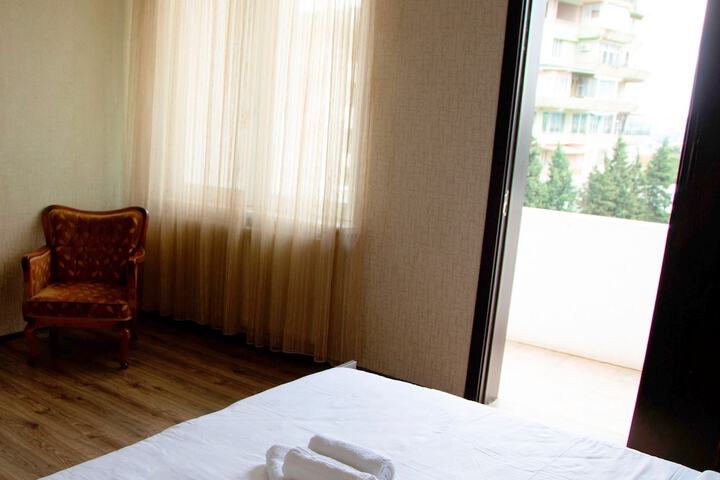 Room 4 of 42