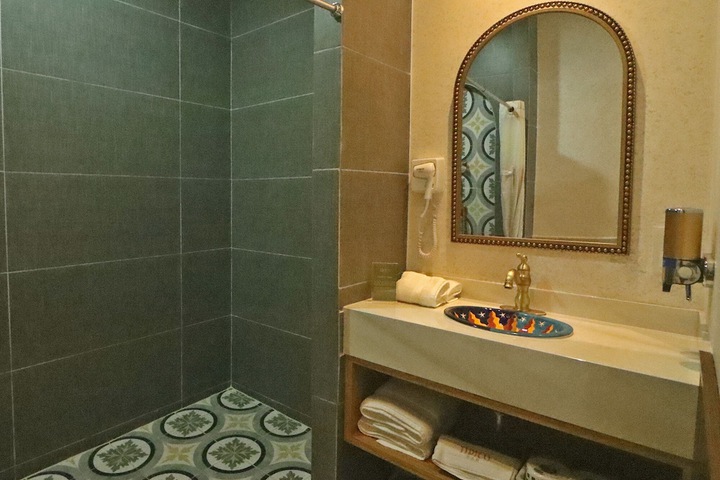 Room 42 of 50