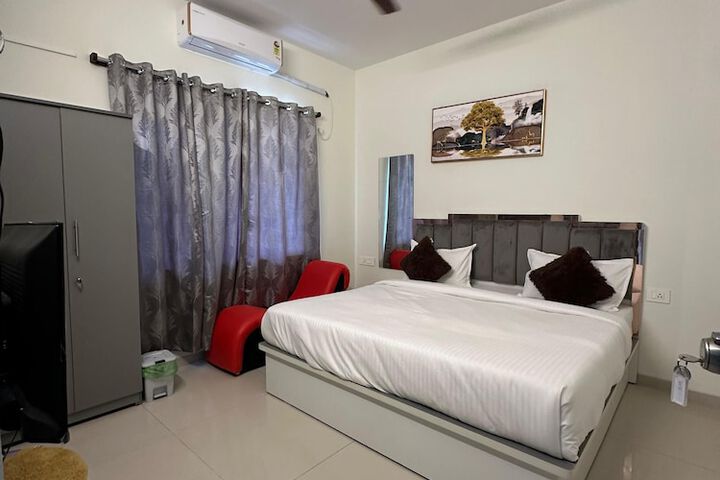 Room 9 of 27