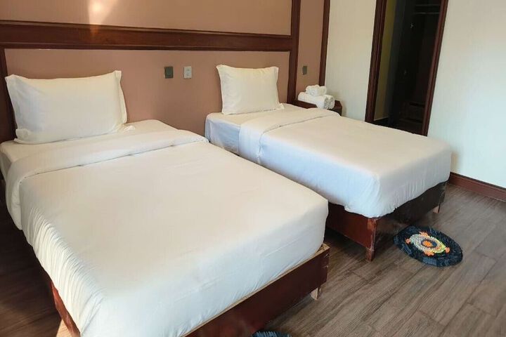 Room 12 of 34