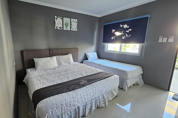 Room 3 of 35