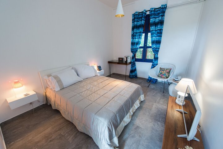 Room 10 of 72