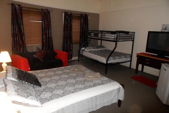 Room 26 of 43
