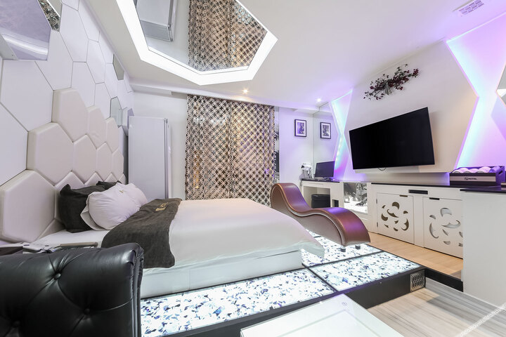 Room 44 of 88