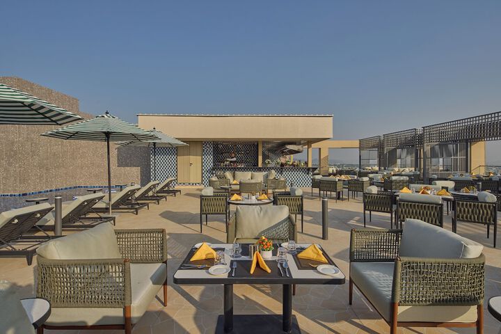Dining 95 of 126