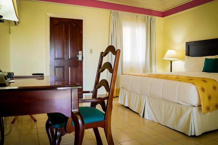 Room 8 of 35