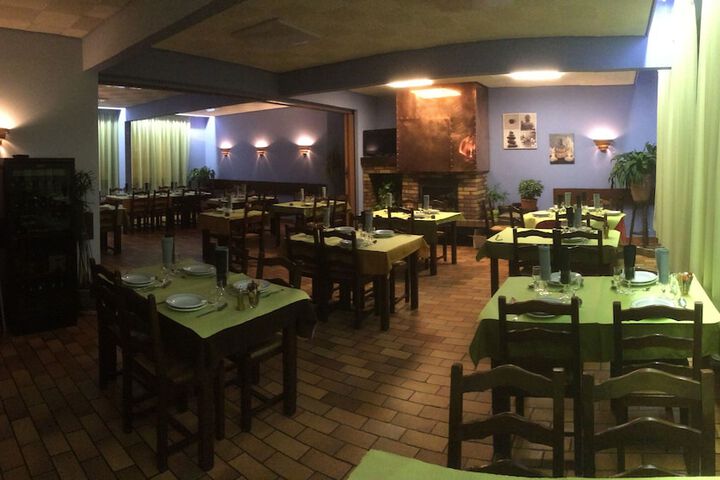 Dining 63 of 80