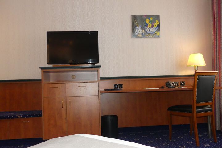 Room 36 of 72