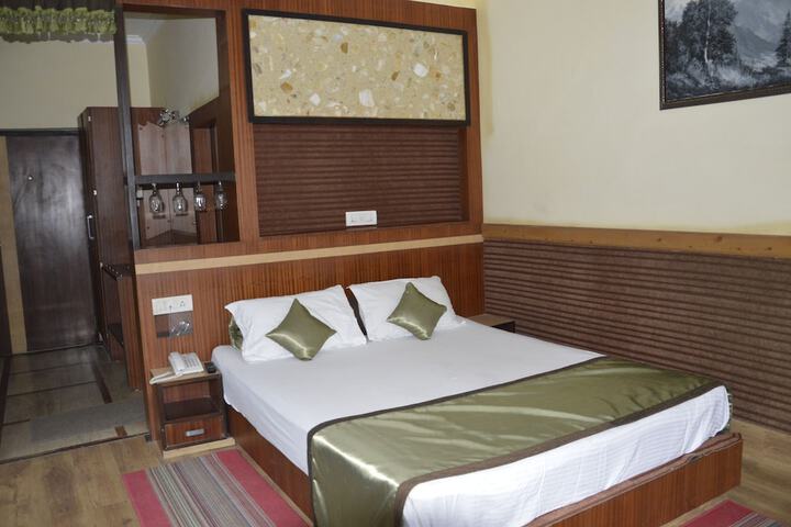Room 30 of 75