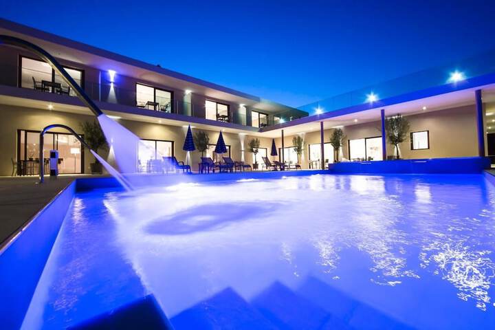 Pool 31 of 51