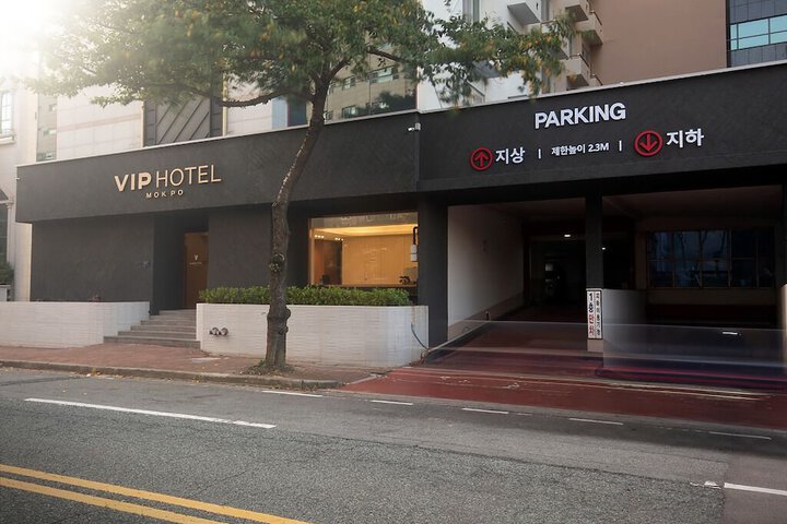 Hotel 82 of 84