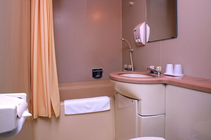 Room 18 of 60