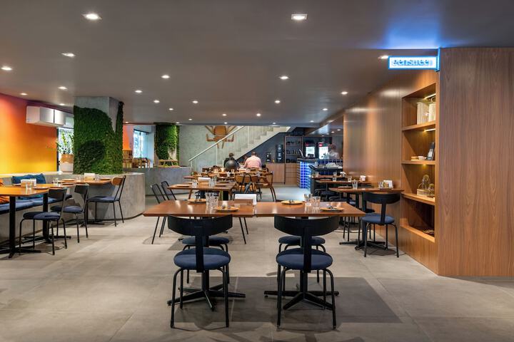 Dining 60 of 76