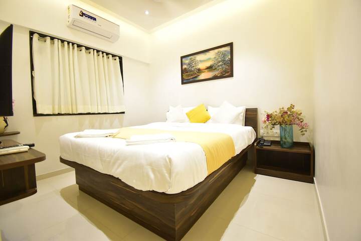 Room 7 of 33
