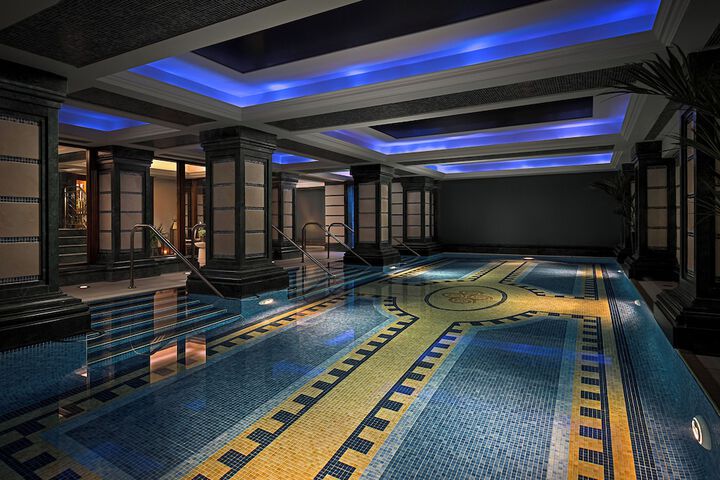 Hotel with Pool