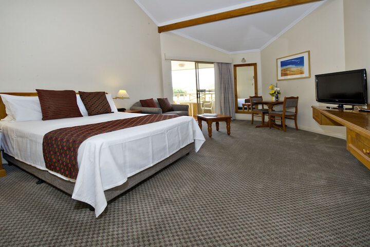Room 4 of 44