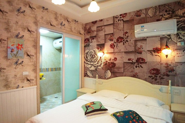 Room 1 of 24