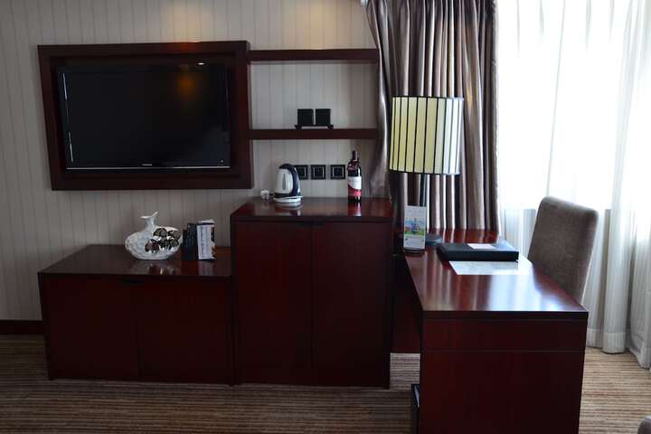 Room 48 of 80