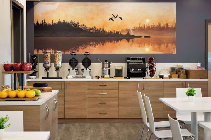 Breakfast/Coffee Service 35 of 43