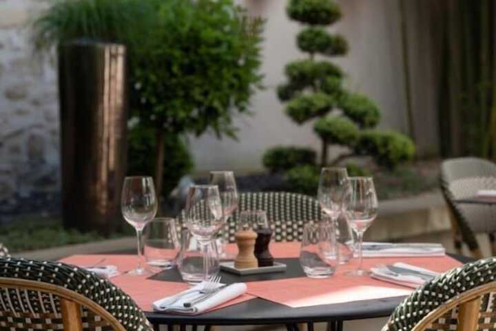 Dining 54 of 81