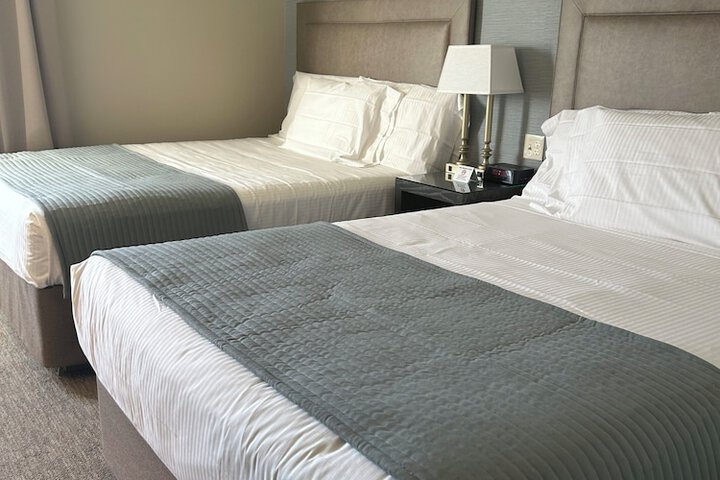 2 Double Beds (14 of 17)