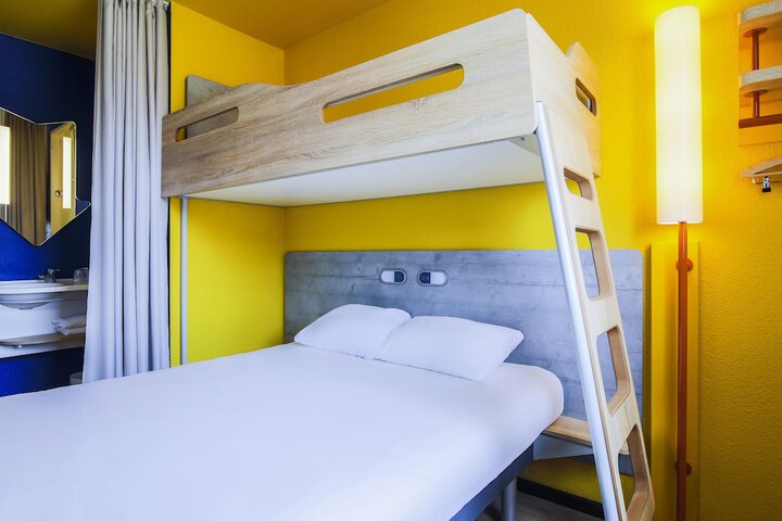 Room 3 of 51