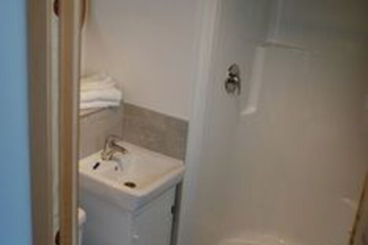 Room 4 of 13