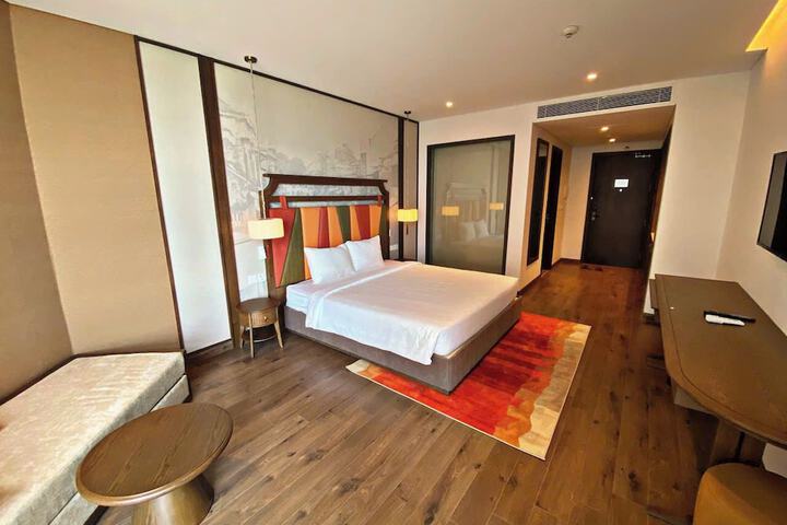 Room 11 of 63