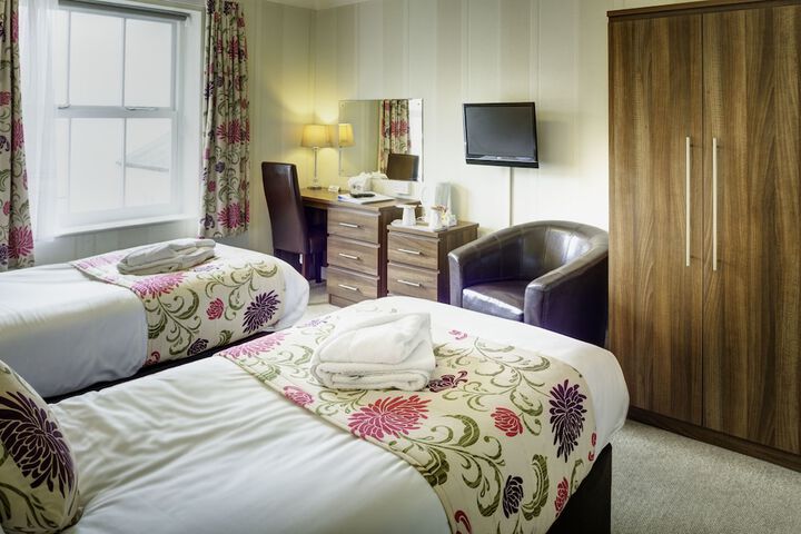 Room 15 of 121